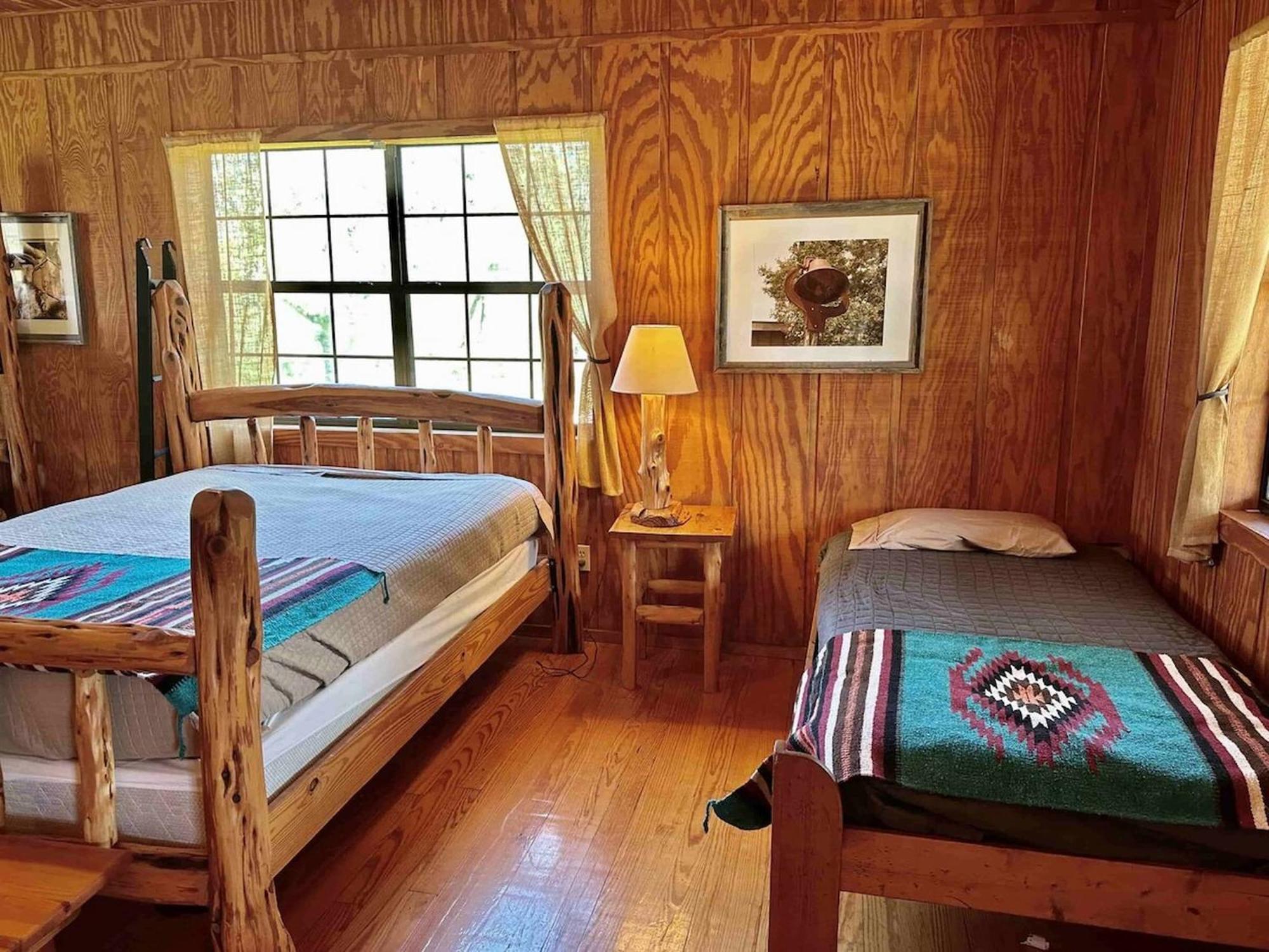 Crc Ranch Retreat Hotel แบนเดอรา ห้อง รูปภาพ