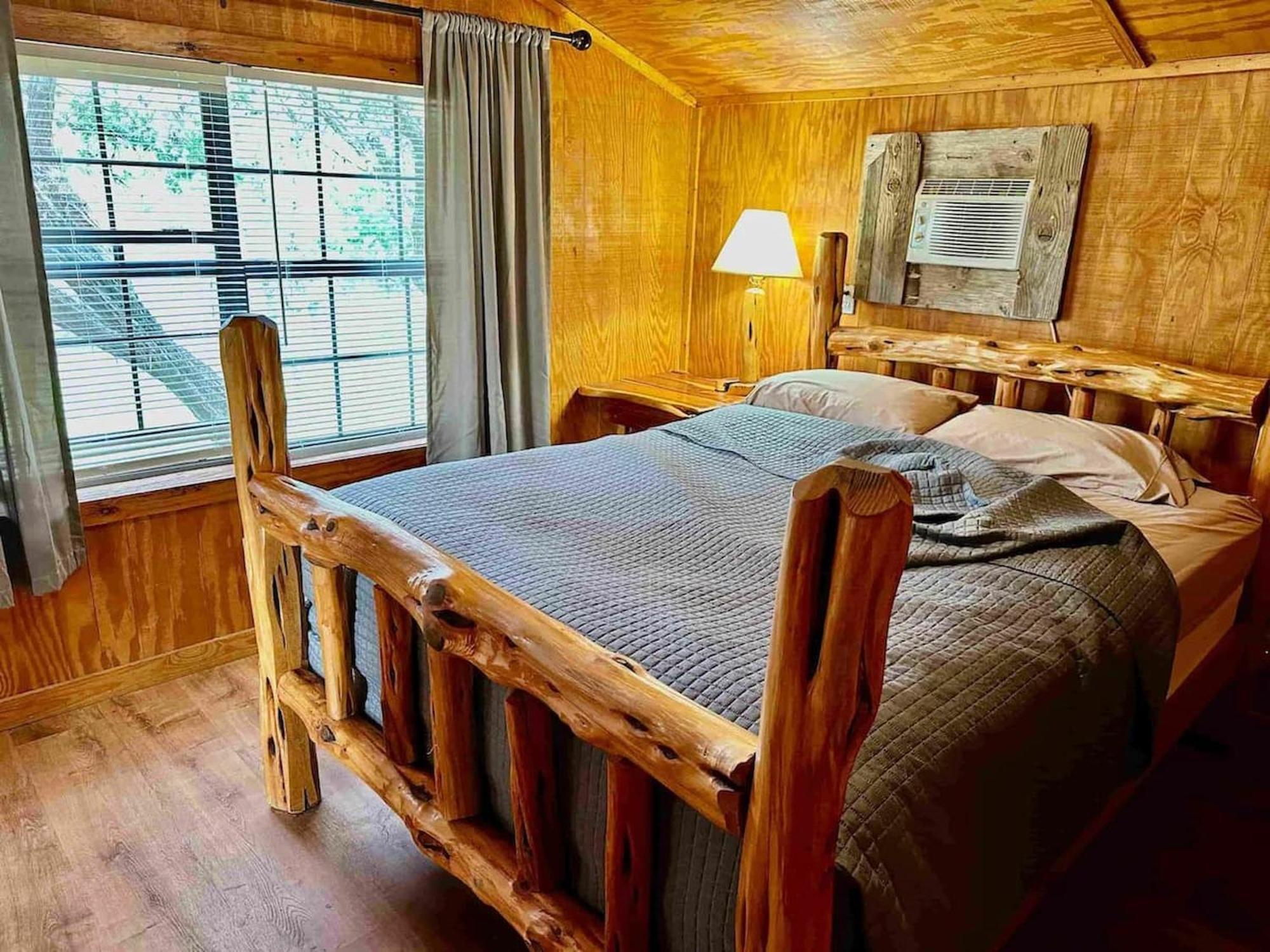 Crc Ranch Retreat Hotel แบนเดอรา ห้อง รูปภาพ